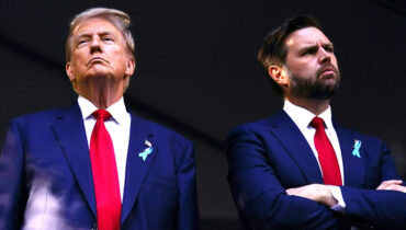 ഇറാൻ യുദ്ധം: ട്രംപിനെ തെറ്റിദ്ധരിപ്പിക്കുന്നുവോ? ആശങ്കയുമായി ജെ.ഡി. വാൻസ്; യുഎസ് ആയുധപ്പുര കാലിയാകുന്നതായി റിപ്പോർട്ട്