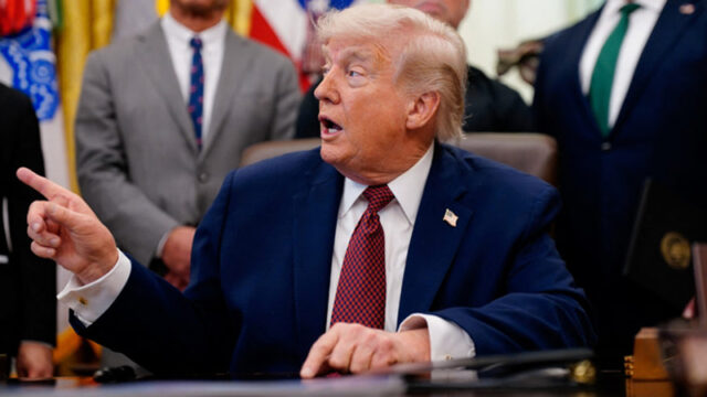 ഇറാനെ സാമ്പത്തികമായി വരിഞ്ഞുമുറുക്കി അമേരിക്ക; സാഹചര്യം നിയന്ത്രണവിധേയമെന്ന് വൈറ്റ് ഹൗസ്, ഇറാൻ്റെ നേതൃത്വം ദുർബമായതിനാൽ വെടിനിർത്തൽ നീട്ടിയെന്ന് ട്രംപ്