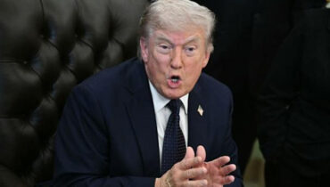 ‘ഞാൻ ബലാത്സംഗക്കാരനല്ല’: വൈറ്റ് ഹൌസിലെ അക്രമിയുടെ കുറിപ്പിനെക്കുറിച്ച് ചോദിച്ച മാധ്യമപ്രവർത്തകയോട് ക്ഷോഭിച്ച് ട്രംപ്