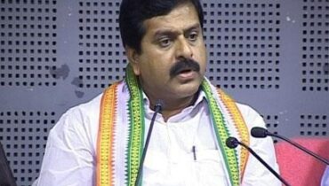 താൻ ബിജെപിയിലേക്ക് എന്ന് പ്രചാരണം തിരിച്ചടിയായി, പാർട്ടിക്കുള്ളിലെ ഒരാളാണ് വ്യാജ പ്രചാരണം നടത്തിയതെന്ന് ആരോപിച്ച് വി എസ് ശിവകുമാർ