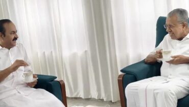 പിണറായി വിജയനെ വസതിയിലെത്തി നന്ദർശിച്ച് വിഡി സതീശൻ; കുടുംബസമേതം സ്വീകരിച്ച് പിണറായി വിജയൻ