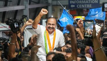 ടീം വിഡിഎസ്: സത്യപ്രതിജ്ഞാ ചടങ്ങിന്  ഒരുക്കങ്ങൾ തുടങ്ങി, വിജയ് ഉൾപ്പെടെയുള്ള പ്രമുഖകരെത്താൻ സാധ്യത, പ്രവേശനത്തിന് പാസ്