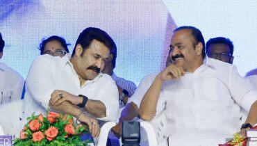 മുഖ്യമന്ത്രിയ്ക്കുള്ള സ്വീകരണ പരിപാടിയില്‍  മഹാനടൻ മോഹന്‍ലാലും; ഒരാളെ മുഖ്യമന്ത്രിയാക്കാന്‍ നാടൊന്നായി മുറവിളി കൂട്ടിയ അനുഭവം ചരിത്രത്തില്‍ വിരളം