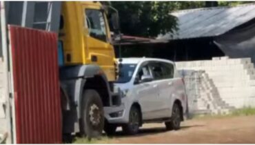 മലപ്പുറം സ്ഫോടകവസ്തുക്കേസ്: ദേശീയ സുരക്ഷയെ ബാധിക്കുന്നതെന്ന് എൻഐഎ. മൂന്ന് സംസ്ഥാനങ്ങളിലെ 19 കേന്ദ്രങ്ങളിലെ റെയ്ഡിൽ ജലാറ്റിൻ സ്റ്റിക്കുകളടക്കം പിടിച്ചെടുത്തു