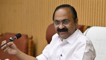 ആശങ്കകൾ അകലുന്നു: ക്ഷേമപെൻഷൻ 3000 രൂപയാക്കുന്നത് വൈകില്ലെന്നും പെൻഷൻ മാനദണ്ഡങ്ങളിൽ മാറ്റംവരുത്തുന്നത് ആലോചനയില്ലെന്നും മുഖ്യമന്ത്രി