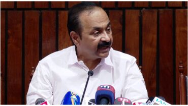 ധവളപത്രം ഉമ്മാക്കിയല്ല, സാമ്പത്തിക പ്രതിസന്ധി മറികടക്കാൻ നടപടിയുണ്ടാകും, കെഎസ്ആർടിസിയിലെ സ്ത്രീകളുടെ സൗജന്യയാത്രയ്ക്കുള്ള തുക ബജറ്റിൽ വകയിരുത്തും: മുഖ്യമന്ത്രി