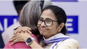 തൃണമൂൽ-കോൺഗ്രസ് ലയന അഭ്യൂഹങ്ങൾക്കിടെ സോണിയയുമായി നിർണായ കൂടിക്കാഴ്ച നടത്തി മമത; ബംഗാളിൽ പ്രതിസന്ധി രൂക്ഷം