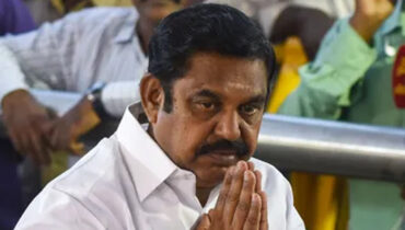 എടപ്പാടിക്ക് വീണ്ടും തിരിച്ചടി; വിജയ്നെ പിന്തുച്ച 21 വിമത എഐഎഡിഎംകെ എംഎൽഎമാരെ അയോഗ്യരാക്കാതെ സ്പീക്കർ