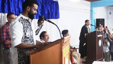 ചരിത്രത്തിൽ ആദ്യം; വിയ്യൂർ സെൻട്രൽ ജയിലിൽ വച്ച് പുനഃപ്രതിജ്ഞ ചെയ്ത് ആർ സുഗതൻ