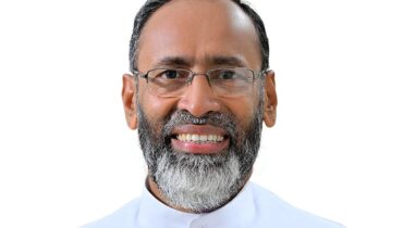 ഫാ: ഡേവിസ് ചിറമേൽ അമേരിക്ക സന്ദർശിക്കുന്നു