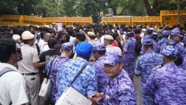 രാജ്യ തലസ്ഥാനം സംഘർഷഭരിതം; ജന്തർ മന്ദറിലെ സിജെപി സമരപ്പന്തൽ പോലീസ് പൊളിച്ചുനീക്കി, പ്രതിഷേധക്കാർക്ക് നേരെ ലാത്തിച്ചാർജ്