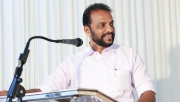 ‘ജനം വോട്ട് ചെയ്യുന്നത് കടമ നിറവേറ്റാനാണ് പേര് വെക്കാനല്ല’; ഫലകങ്ങളിൽ പേര് എഴുതുന്നത് എതിർത്ത് പൂഞ്ഞാർ എം.എൽ.എ. അഡ്വ. എം.ജെ. സെബാസ്റ്റ്യൻ