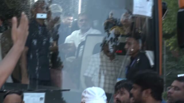 രാജ്യതലസ്ഥാനത്ത് വീണ്ടും നാടകീയ രംഗങ്ങൾ: ഗാന്ധി സ്മൃതിയിലേക്ക് ഇന്ത്യാ മുന്നണി എം.പിമാരുടെ മാർച്ച്; ബിർള ഹൗസിന് മുന്നിൽ രാഹുൽ ഗാന്ധി ധർണ്ണയിരിക്കും