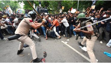 വിദ്യാർഥികൾക്കെതിരായ പെല്ലറ്റ് പ്രയോഗത്തിന് തെളിവ് പുറത്ത്, സി.ജെ.പി. സമരം കനക്കുന്നു, ഡൽഹിയിൽ 16 മെട്രോ സ്റ്റേഷനുകൾ അടച്ചു