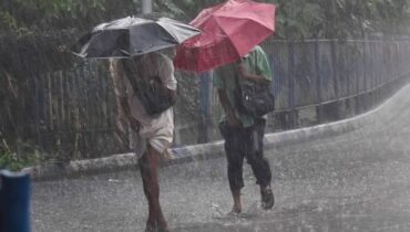 സംസ്ഥാനത്ത് ഇന്നും ശക്തമായ മഴ തുടരും; എല്ലാ ജില്ലകളിലും മഴ മുന്നറിയിപ്പ്