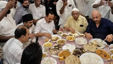 നടക്കുന്നത് വ്യാജ പ്രചാരണം; ഞാൻ ഭക്ഷണം കഴിക്കാൻ പാടില്ലേ? ഹെലികോപ്റ്റർ യാത്രയിൽ സർക്കാരിന് നഷ്ടമുണ്ടായിട്ടില്ലെന്നും മുഖ്യമന്ത്രി