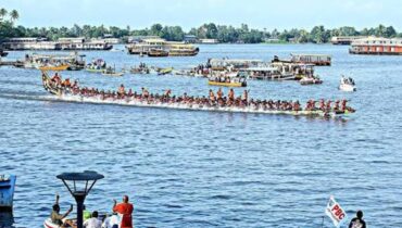 ആവേശത്തിരകളുമായി പുന്നമടക്കായൽ;  എഴുപത്തിരണ്ടാമത് നെഹ്‌റു ട്രോഫി വള്ളംകളി ഇന്ന്