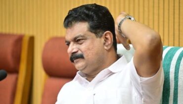 ബേപ്പൂരിലെ തോൽവിയിൽ കോൺഗ്രസിനെതിരെ പി.വി. അൻവർ; ചേർത്തുപിടിക്കേണ്ടവരാൽ ചതിക്കപ്പെട്ടു