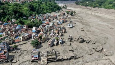 നേപ്പാൾ പ്രളയം: മരണസംഖ്യ 359 ആയി ഉയർന്നു; ഇന്ത്യക്കാരടക്കം നിരവധി പേരെ രക്ഷപ്പെടുത്തി