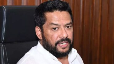 കോണ്‍ഗ്രസിന് വന്‍ തിരിച്ചടി; അഴിമതിക്കേസില്‍ മന്ത്രി ബി നാഗേന്ദ്ര രാജിവച്ചു