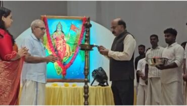 ‘വന്ദേമാതരത്തെ എതിർക്കുന്നവർ അമ്മയാരാണെന്ന് അറിയാത്തവർ’, സ്വാതന്ത്ര്യ ദിനത്തിൽ ആർഎസ്എസ് വേദിയിൽ കേരള വിസി മോഹനൻ കുന്നുമ്മൽ