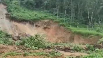 സംസ്ഥാനത്ത് അതിതീവ്ര മഴ തുടരുന്നു; ഇടുക്കിയിലും കോട്ടയത്തും ഉരുള്പൊട്ടല്, നാല് മരണം