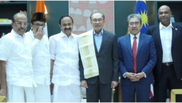 മലേഷ്യൻ പ്രധാനമന്ത്രിയും മുഖ്യമന്ത്രി വി.ഡി. സതീശനും കൂടിക്കാഴ്ച നടത്തി; കേരള-മലേഷ്യ ബന്ധം ശക്തമാകും