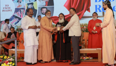 ‘വിശ്വാസത്തിൻ്റെ ഏഴു വാതിലുകള്’ പ്രകാശനം നിര്വഹിച്ചു
