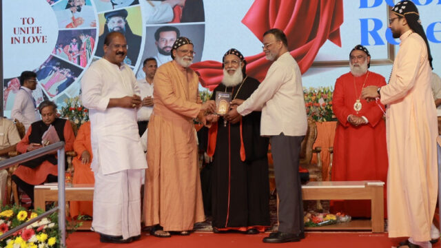 ‘വിശ്വാസത്തിൻ്റെ ഏഴു വാതിലുകള്‍’ പ്രകാശനം നിര്‍വഹിച്ചു