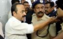 ‘ഞാൻ നിങ്ങളെ കാണുന്നില്ല, മാറി നിൽക്കൂ’, ‘സ്പോൺസർ, സംഭാവന’ ചോദ്യങ്ങളിൽ മാധ്യമങ്ങളോട് രോഷം പ്രകടിപ്പിച്ച്  മുഖ്യമന്ത്രി വിഡി സതീശൻ