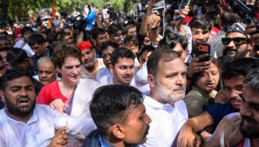 ബലപ്രയോഗത്തിലൂടെ എന്നെ നീക്കാം, പക്ഷേ…; നിലപാട് വ്യക്തമാക്കി രാഹുൽ ഗാന്ധി; ‘തെരഞ്ഞെടുപ്പ് കമ്മീഷണറെ കാണാൻ അനുമതി വേണം’