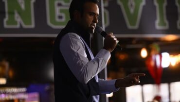 ജനങ്ങൾക്കിടെയിൽ കടുത്ത അതൃപ്തി; വിവേക് രാമസ്വാമിയുടെ പ്രചാരണ പരസ്യത്തിനെതിരെ വോട്ടർമാരിൽ അമർഷം ശക്തമാകുന്നു