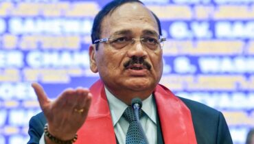 ‘ഞങ്ങൾക്ക് എല്ലാ കാര്യങ്ങളും അറിയാം, ഞങ്ങൾ പരിശോധിക്കും’; തിരഞ്ഞെടുപ്പ് കമ്മിഷന്റെ പ്രവർത്തനങ്ങൾ പരിശോധിക്കുമെന്ന് സുപ്രീം കോടതി