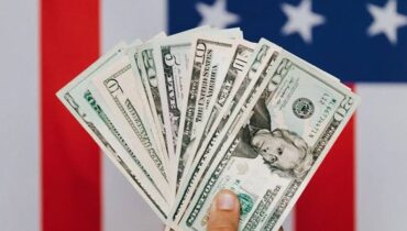 EB-5 ഗ്രീൻ കാർഡ് ഇനി ചെലവേറും; നവംബർ 30ന് മുമ്പ് അപേക്ഷിച്ചാൽ ഫീസ് ലാഭിക്കാം