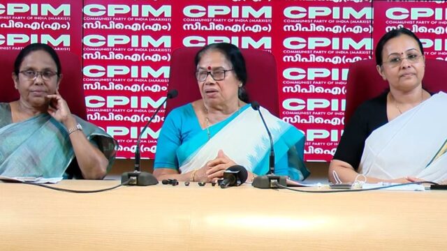 കെ മുരളീധരനെതിരെ രൂക്ഷ വിമർശനവുമായി മുൻ ആരോഗ്യമന്ത്രിമാർ;  ആരോഗ്യരംഗം ഗുരുതര പ്രതിസന്ധിയിലേക്ക്, മന്ത്രി സ്ഥാനത്ത് തുടരാൻ അർഹത ഇല്ല