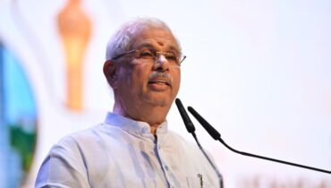 പിഎസ്‌സി ചെയർമാനെയും അം​ഗങ്ങളെയും പുറത്താക്കണമെന്ന്  രാഷ്ട്രപതിക്ക് ശിപാർശ നൽകി രാജേന്ദ്ര വിശ്വനാഥ അർലേക്കർ