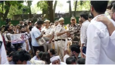 ഗ്യാനേഷ് കുമാറിന്റെ രാജി ആവശ്യപ്പെട്ട് ഡൽഹിയിൽ ഇന്നും അതിശക്ത പ്രക്ഷോഭം: എൻ.എസ്.യു.ഐ മാർച്ചിന് നേരെ പൊലീസ് ബലപ്രയോഗം; തെരുവിൽ ഏറ്റുമുട്ടി വിദ്യാർത്ഥികളും പൊലീസും