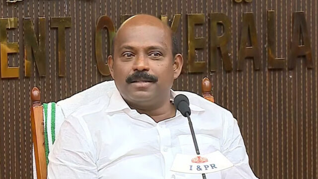 പുതിയ മദ്യനയം പ്രഖ്യാപിക്കുംമുമ്പേ മന്ത്രിയുടെ അനുമതിയില്ലാതെ ബാർ ലൈസൻസ് നൽകി; രണ്ട് ഡെപ്യൂട്ടി എക്സൈസ് കമ്മീഷണർമാർക്ക് സസ്പെൻഷന് നീക്കം