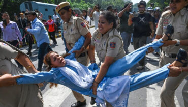 ഗ്യാനേഷ് കുമാറിനെതിരായ പ്രതിഷേധം: ഡൽഹിയിൽ ആയിരത്തോളം പേർ കരുതൽ തടങ്കലിൽ, മൂന്ന് കേസുകൾ രജിസ്റ്റർ ചെയ്തു